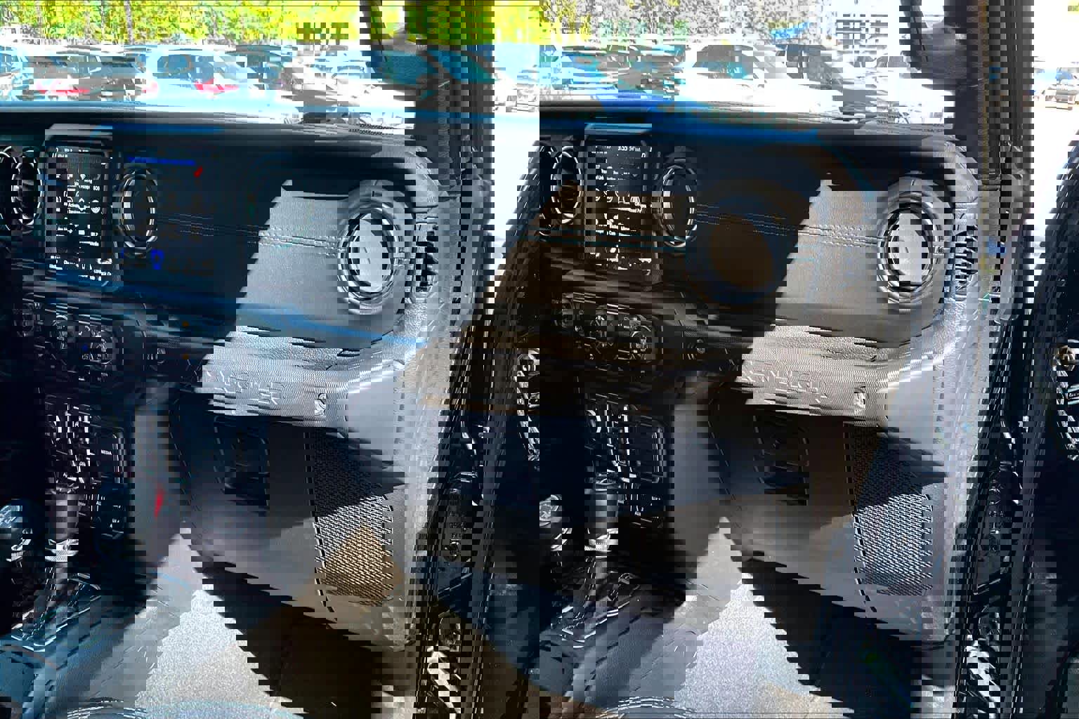 Used 2023 Jeep Wrangler Unlimited Rubicon 4xe w/ Steel Bumper Group image 19