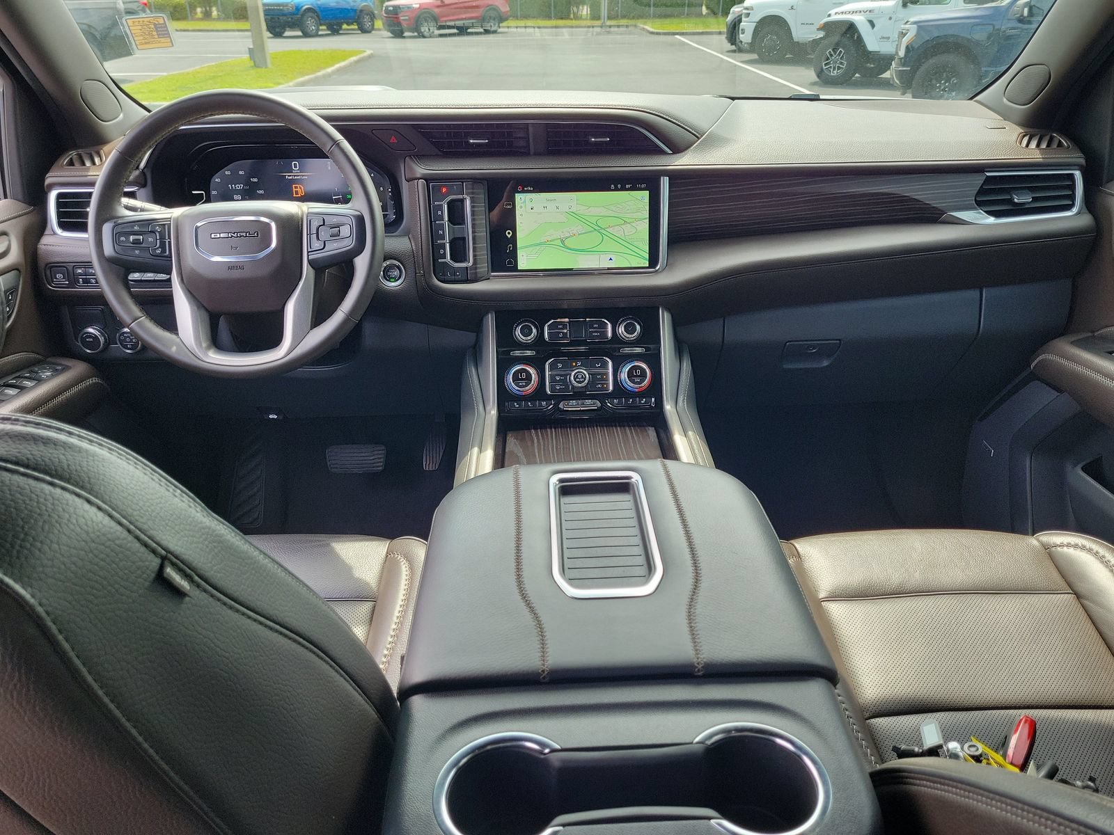 Used 2023 GMC Yukon Denali RWD image 15
