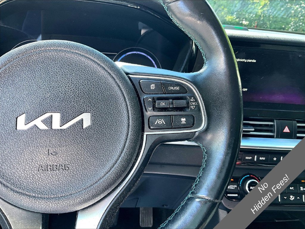 Used 2022 Kia Niro EX Premium w/ Cold Weather Package FWD image 16
