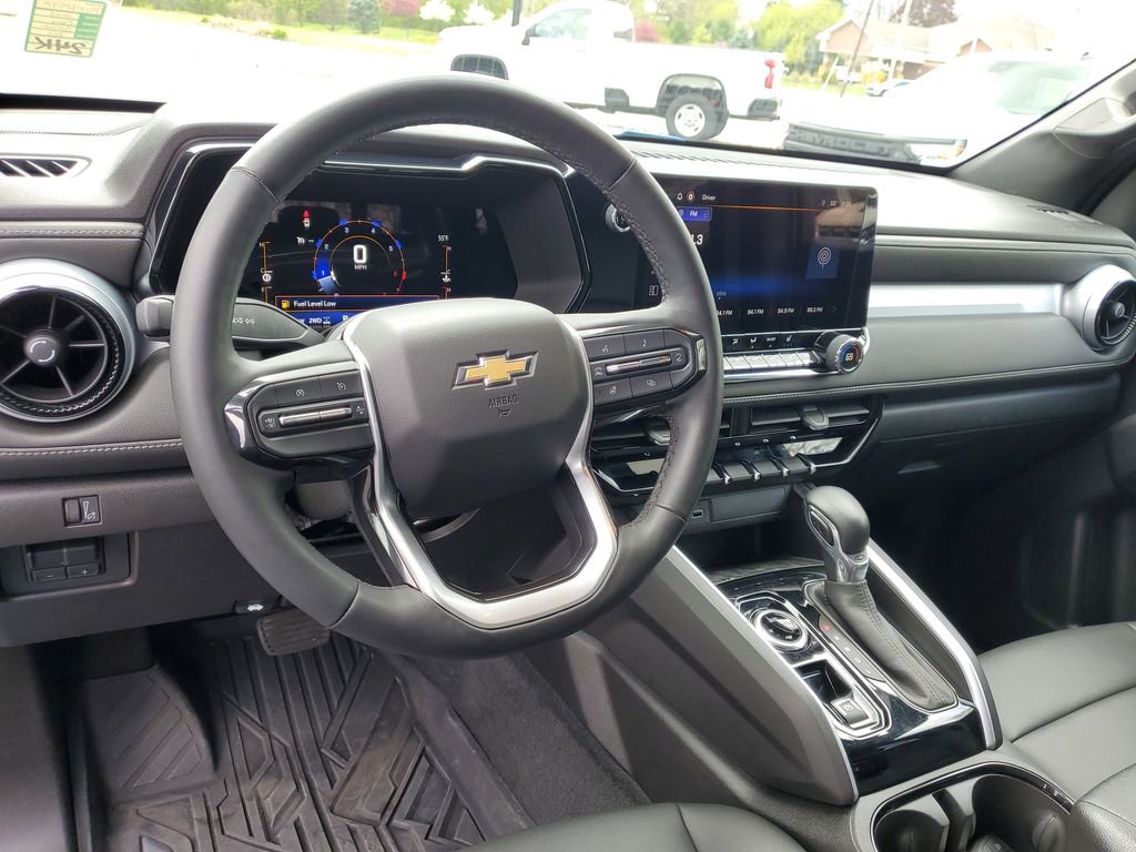 Used 2023 Chevrolet Colorado LT w/ LT Convenience Package III AWD/4WD image 7