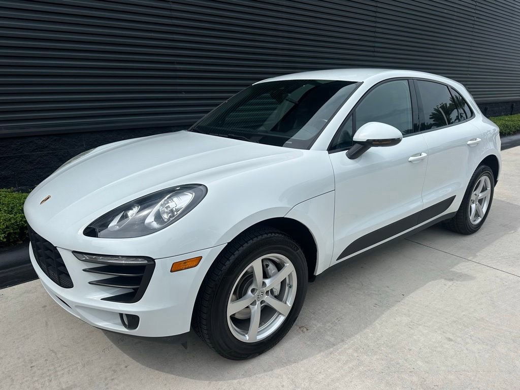 Certified 2017 Porsche Macan AWD/4WD image 7
