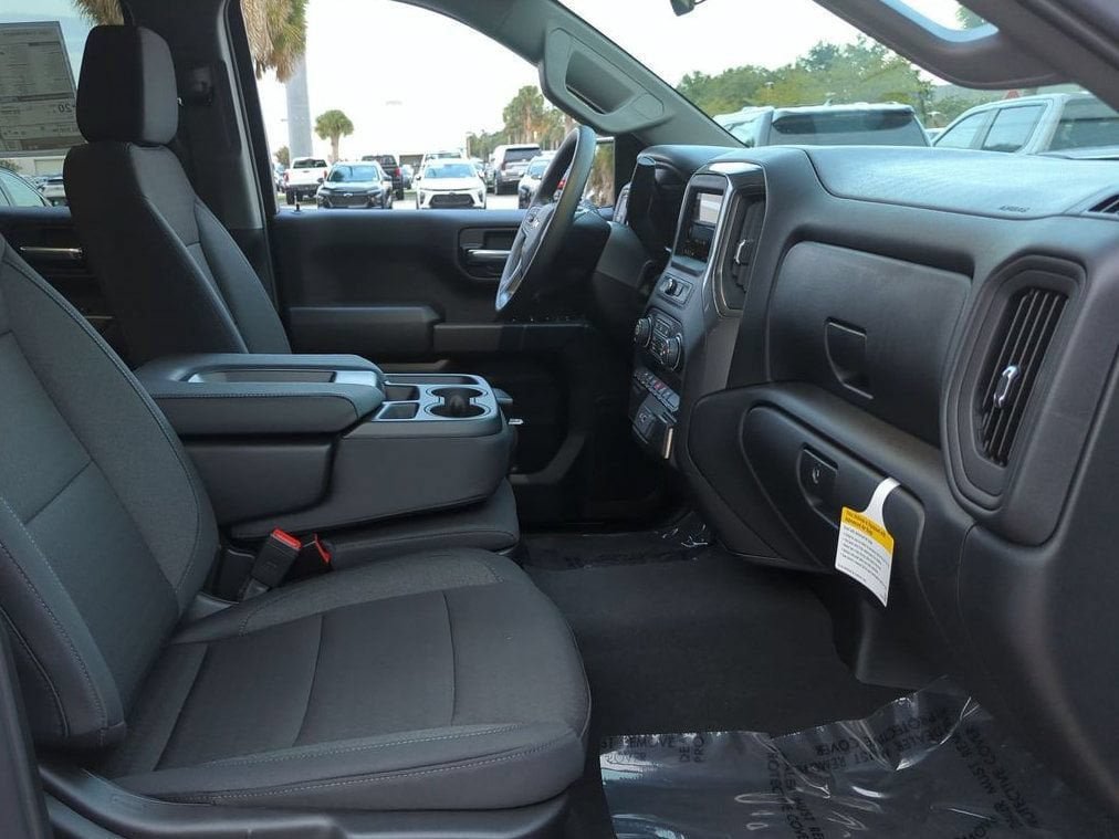 New 2026 Chevrolet Silverado 1500 Custom w/ LPO, Dark Essentials Package RWD image 24