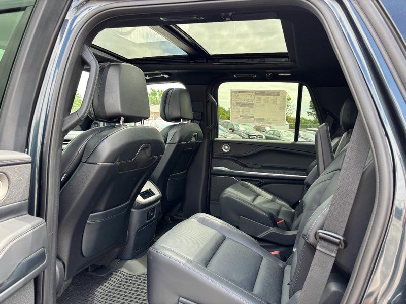 New 2026 Lincoln Navigator Reserve AWD/4WD image 11