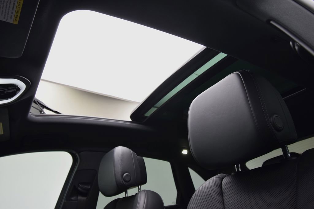 Used 2022 Porsche Macan image 18