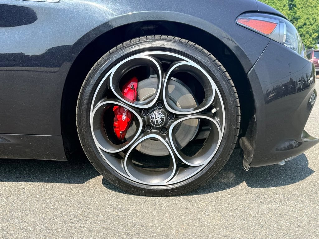 Used 2022 Alfa Romeo Giulia Veloce RWD image 31