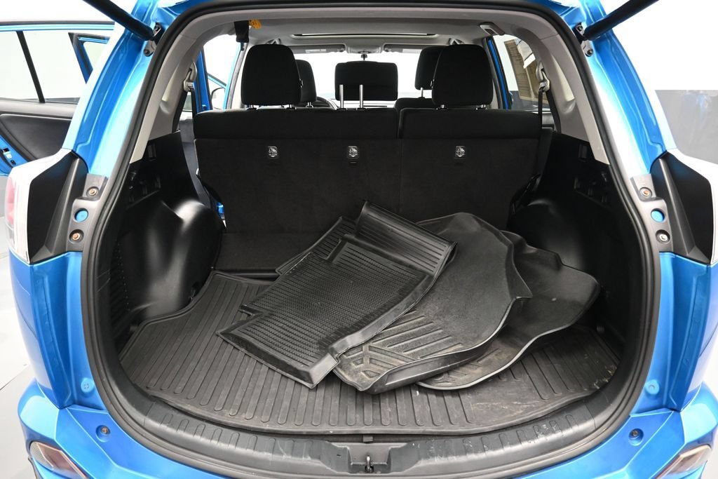 Certified 2016 Toyota RAV4 XLE AWD/4WD image 30