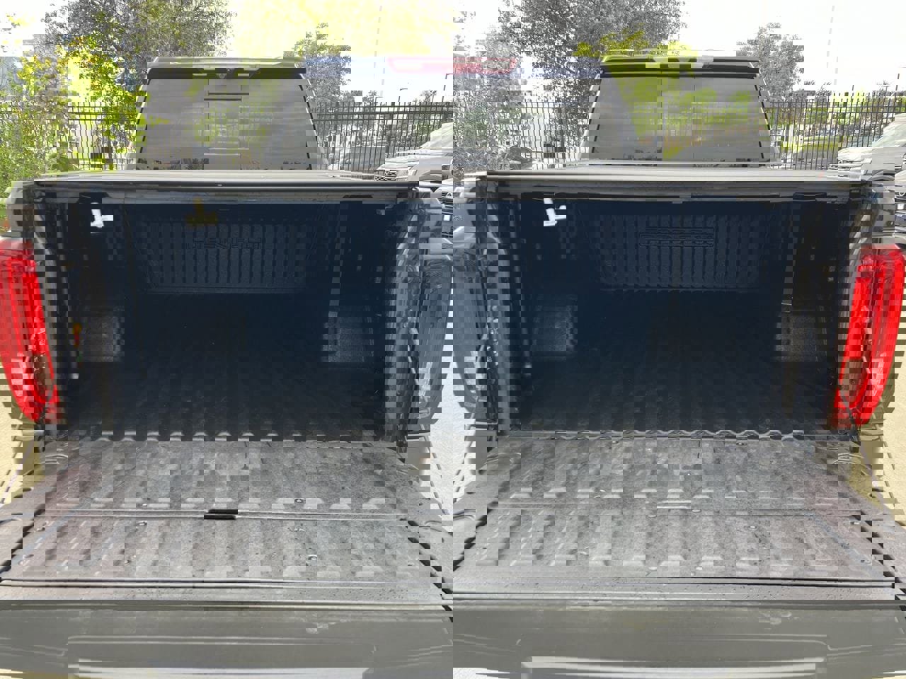 Used 2023 GMC Sierra 1500 Denali w/ Denali Reserve Package AWD/4WD image 7