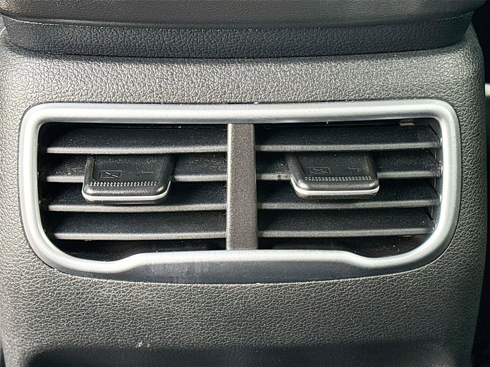 Used 2021 Hyundai Santa Fe Limited AWD/4WD image 27