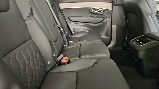 New 2026 Volvo XC90 B6 Plus w/ Protection Package Premier AWD/4WD image 35