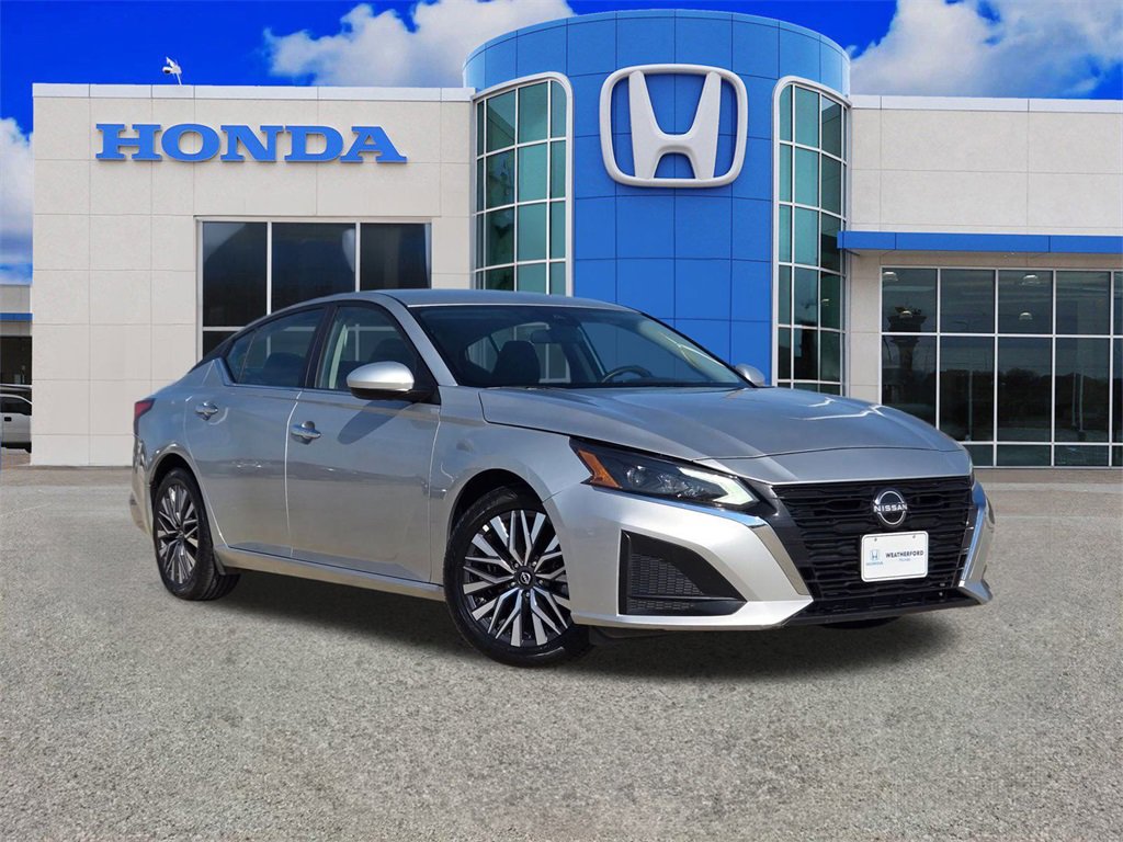 Used 2023 Nissan Altima 2.5 SV
