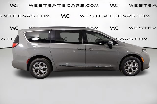 Used 2023 Chrysler Pacifica Limited w/ Uconnect Theater Family Group AWD/4WD image 50