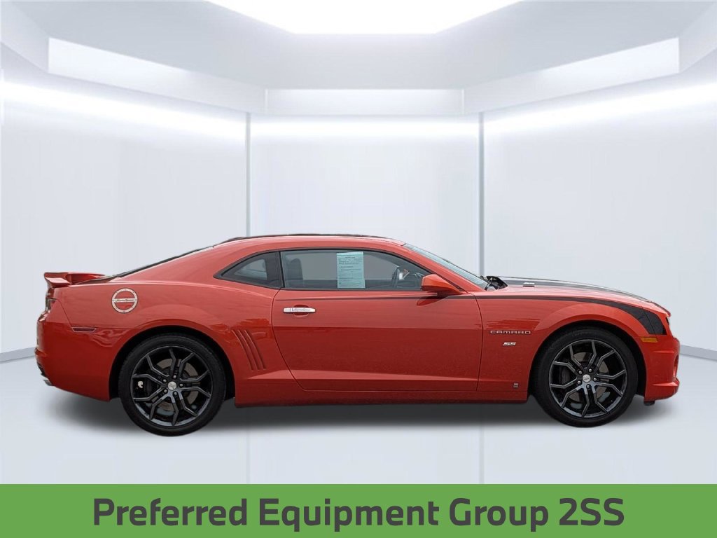Used 2010 Chevrolet Camaro SS w/ RS Package RWD image 9