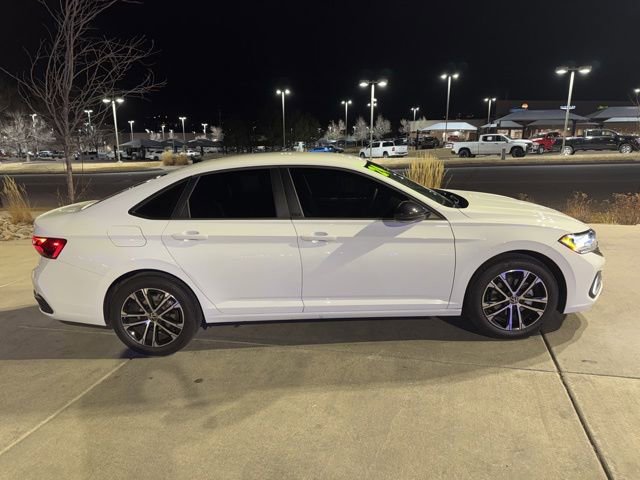 Used 2024 Volkswagen Jetta Sport image 10