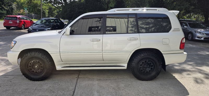 Used 2003 Lexus LX 470 4WD image 2