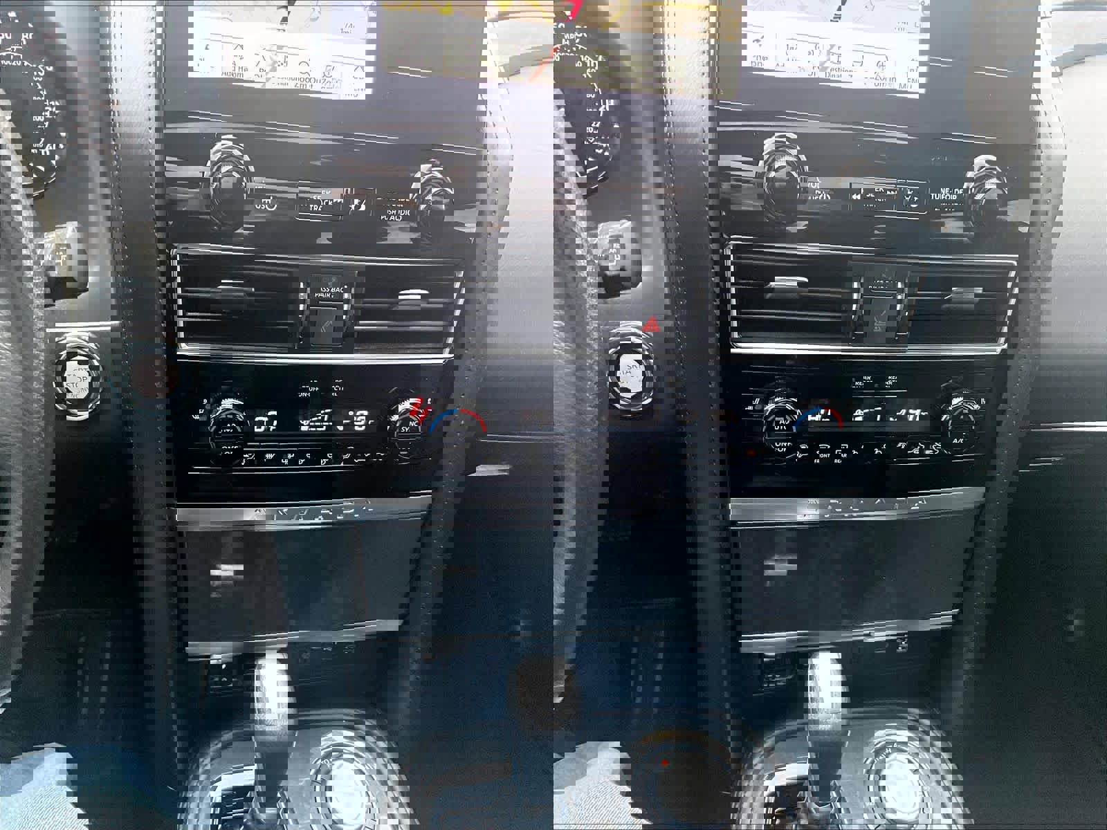 Used 2022 Nissan Armada SL w/ Midnight Edition Package image 27