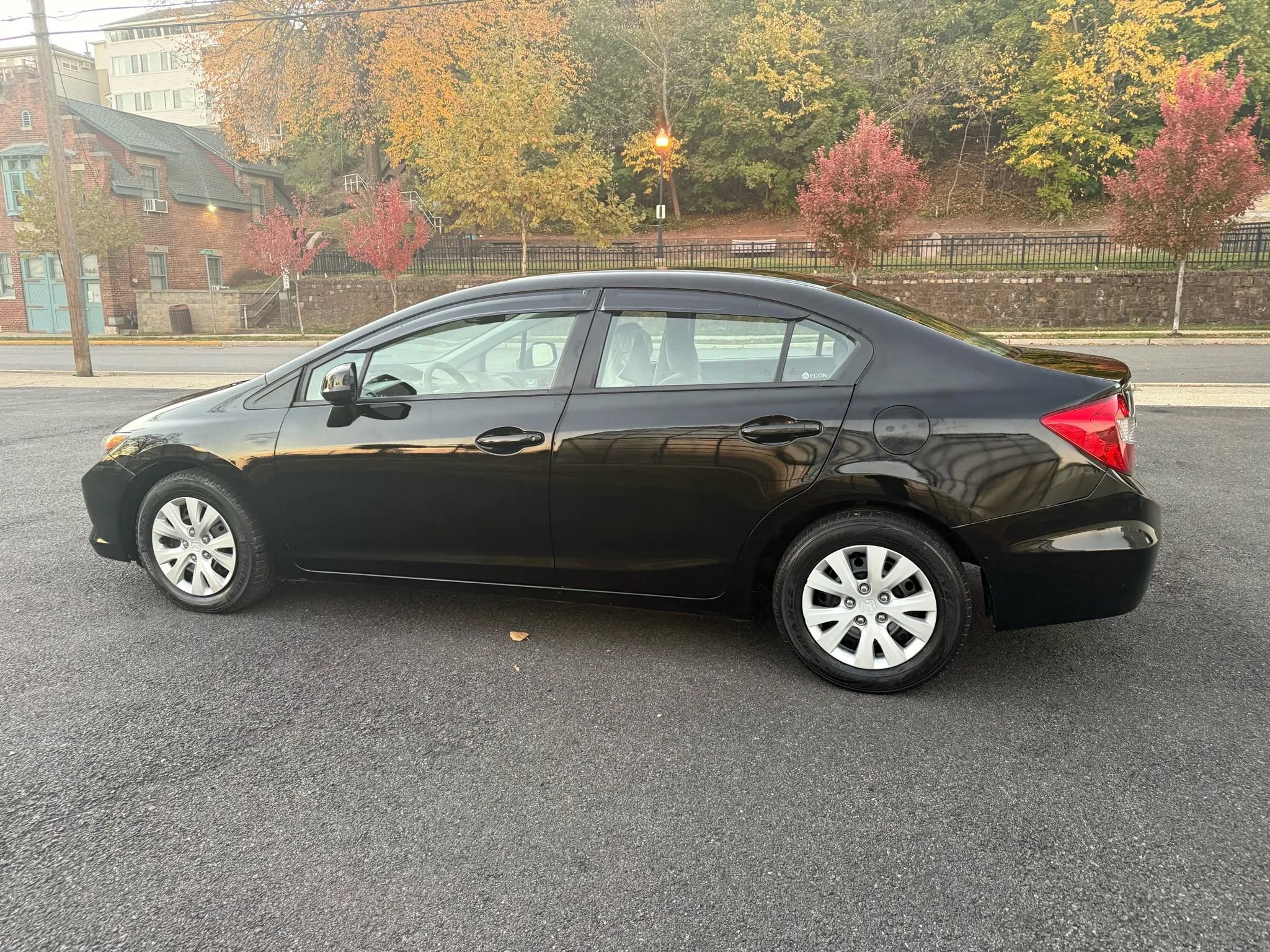 Used 2012 Honda Civic LX image 4