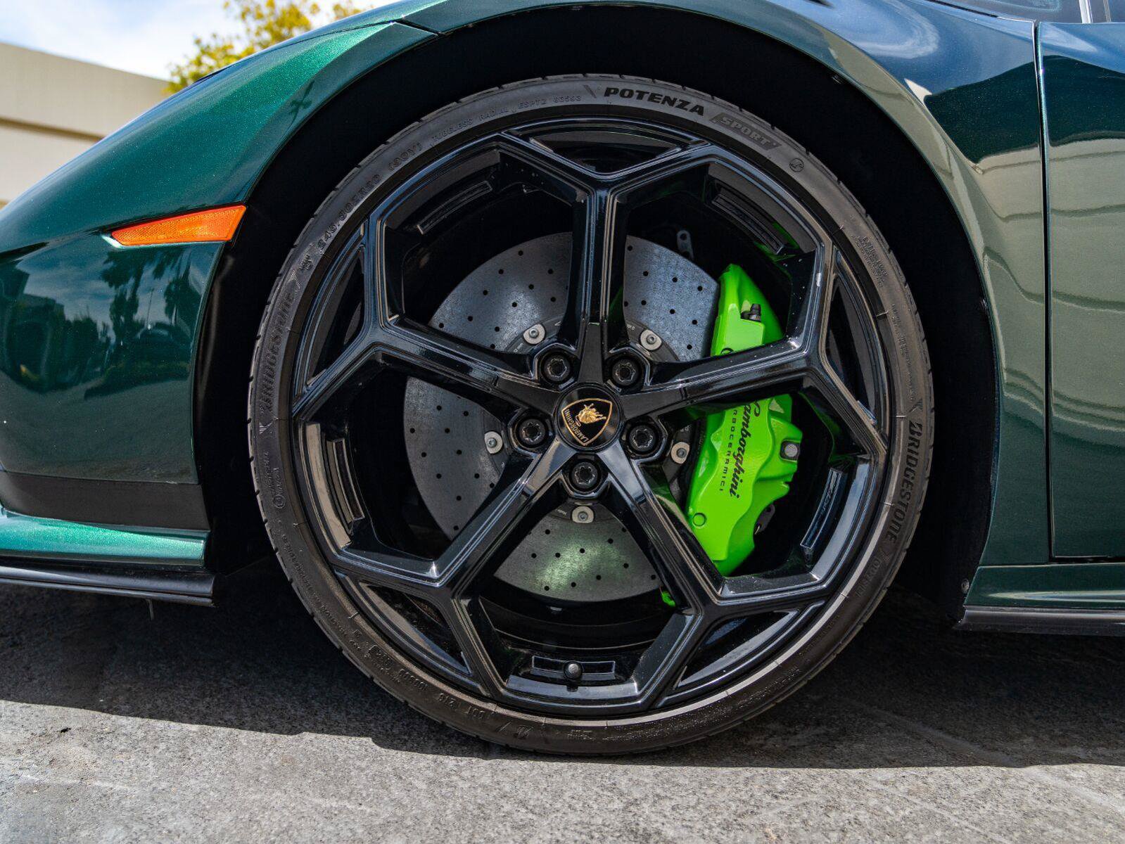 Used 2023 Lamborghini Huracan Tecnica RWD image 13