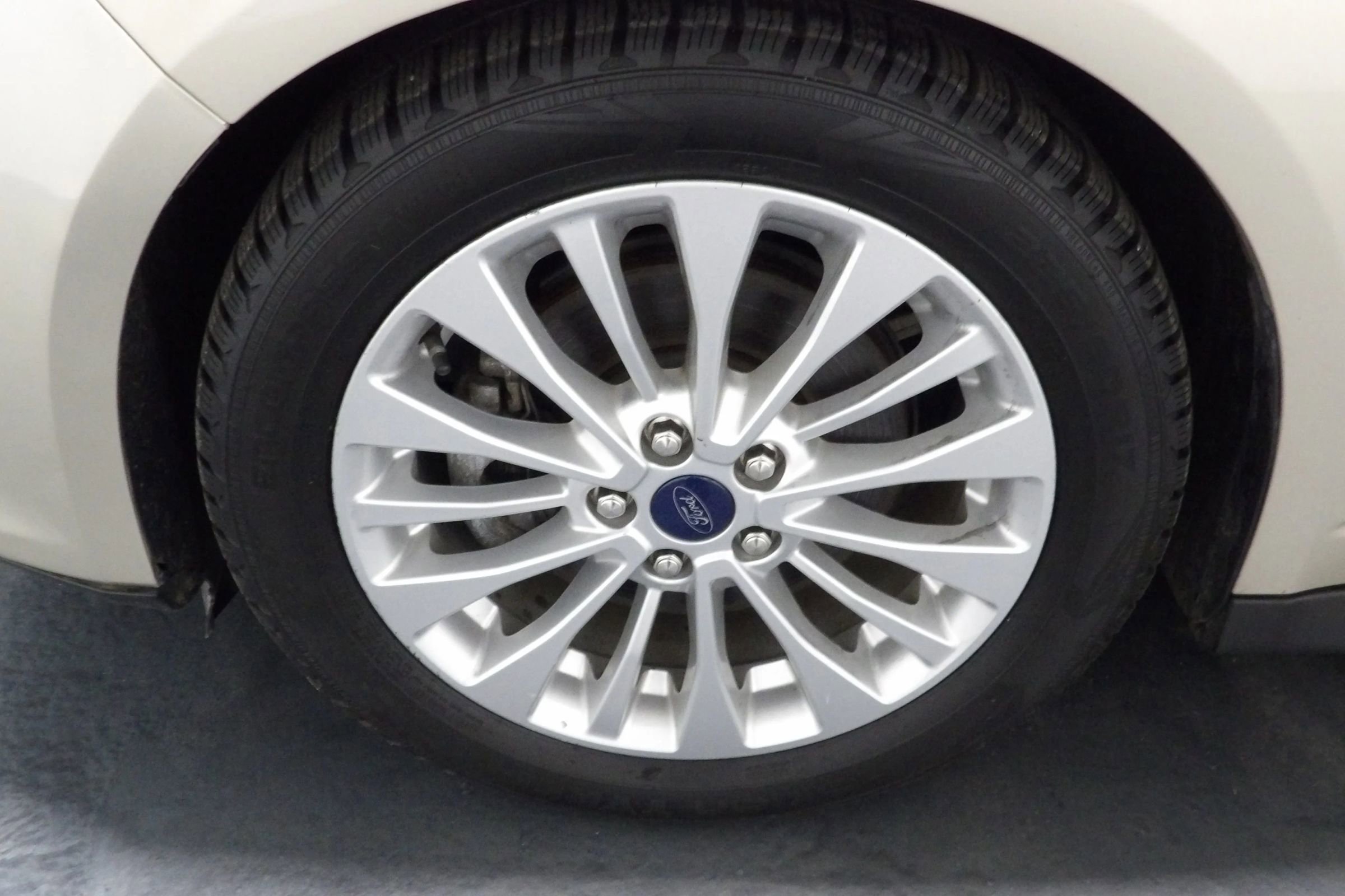 Used 2017 Ford C-MAX Energi SE image 18