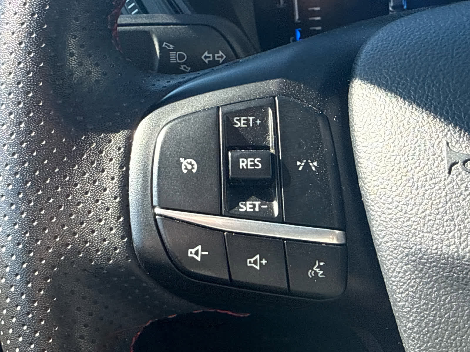 Used 2024 Ford Escape ST-Line image 44