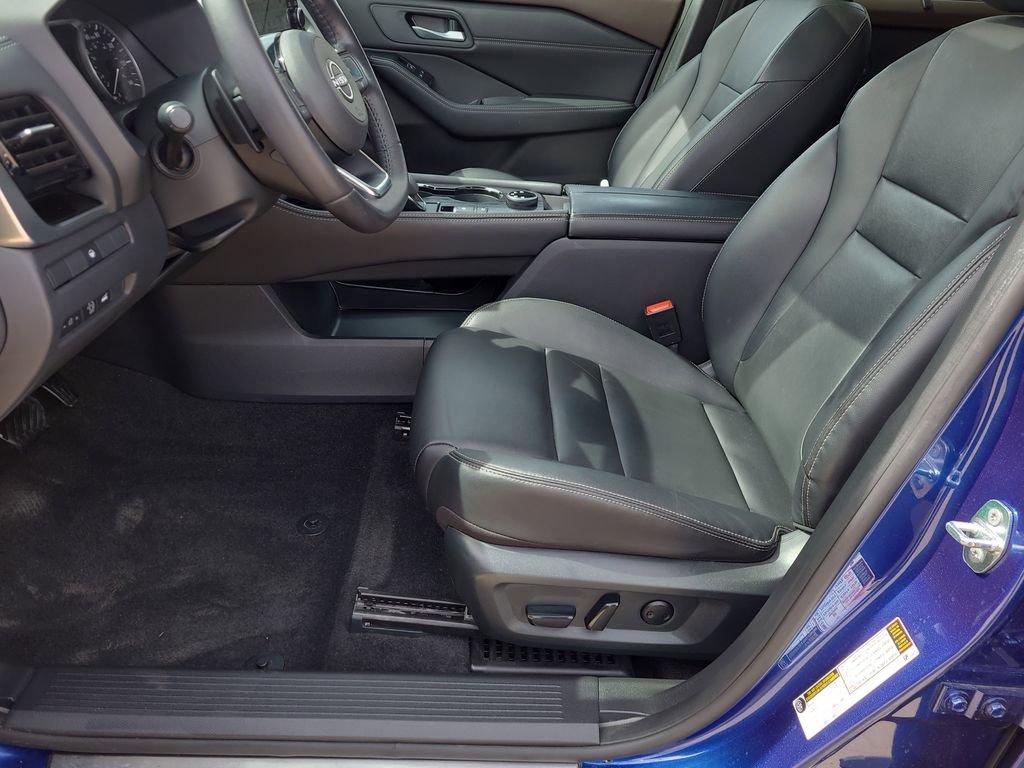 Used 2023 Nissan Rogue SL w/ SL Premium Package AWD/4WD image 16