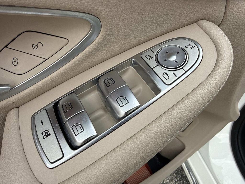 Used 2021 Mercedes-Benz C 300 4MATIC Sedan w/ Premium Package image 22