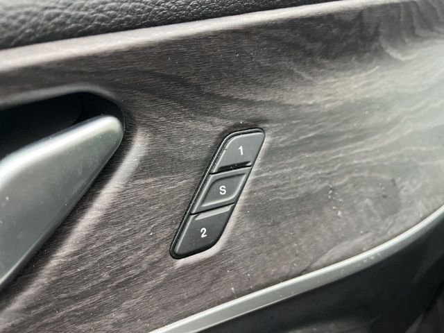 Used 2023 Jeep Grand Cherokee Limited image 14