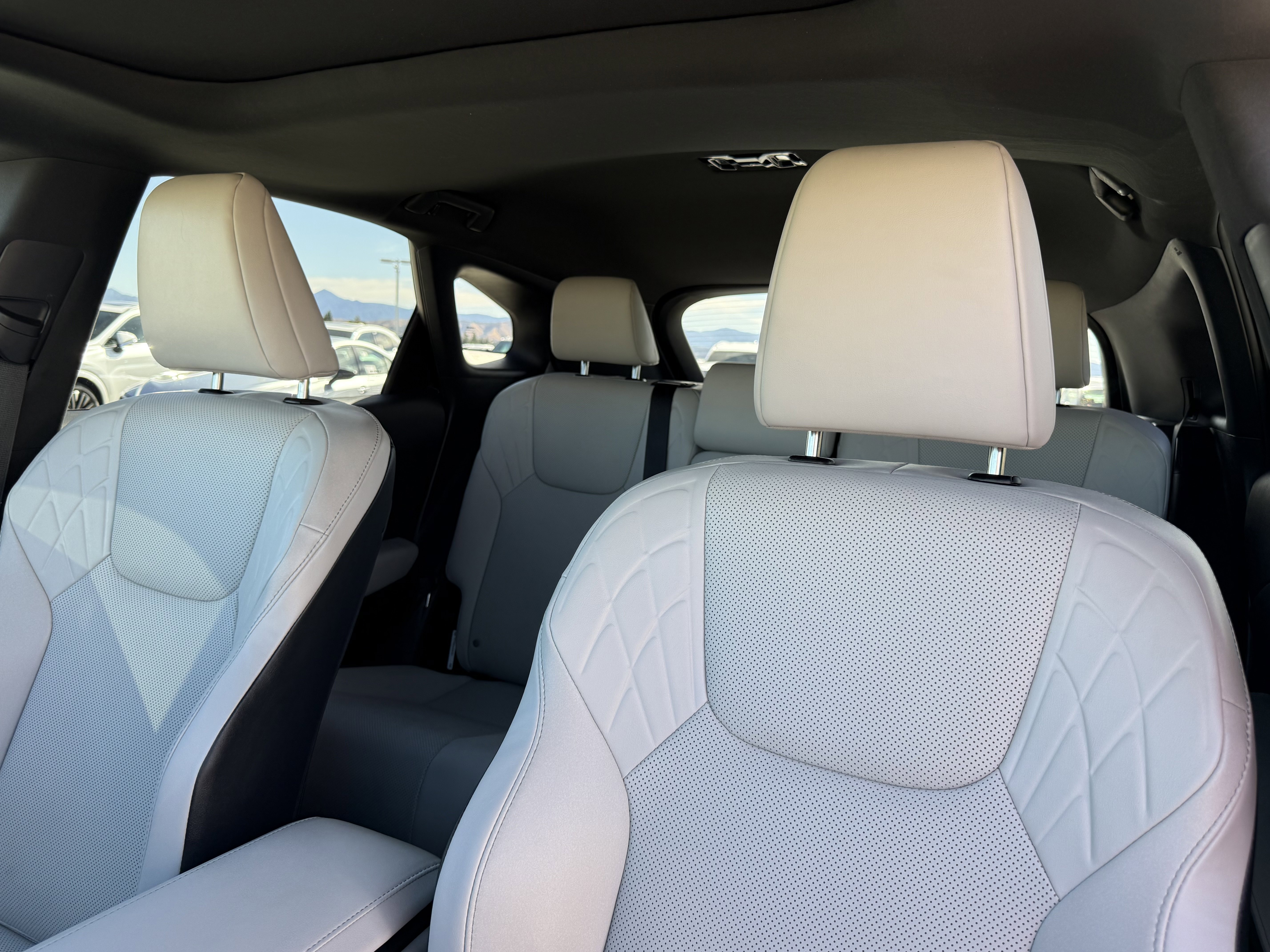 Used 2025 Lexus RX 350h w/ Convenience Package image 20