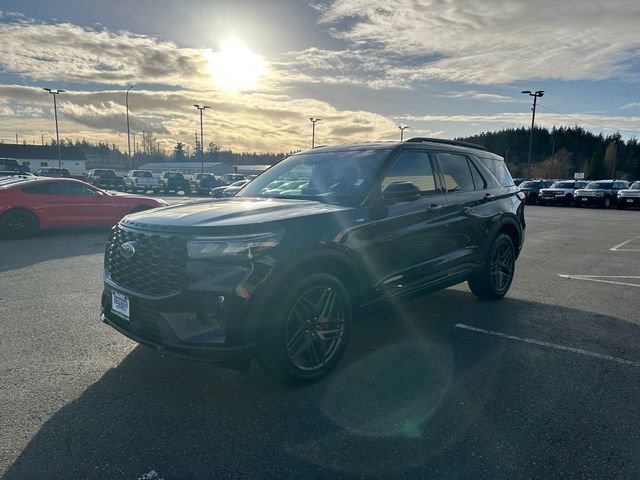 Used 2025 Ford Explorer ST-Line w/ ST-Line Street Pack image 7