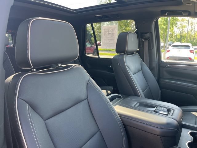 Used 2023 GMC Yukon SLT w/ SLT Premium Package AWD/4WD image 36