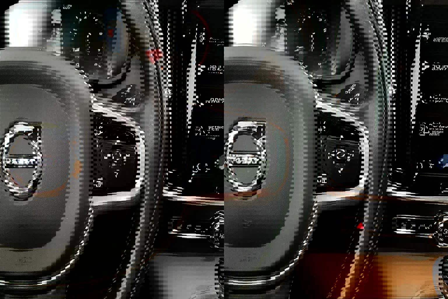 Used 2020 Volvo V90 T6 Cross Country image 25