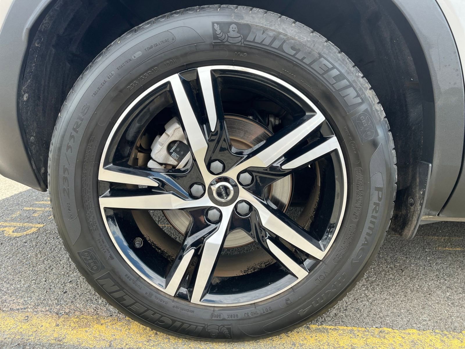 Used 2024 Volvo XC40 B5 Core AWD/4WD image 32