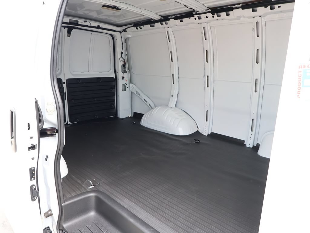 New 2026 GMC Savana 2500 w/ Enhanced Convenience Package RWD image 23