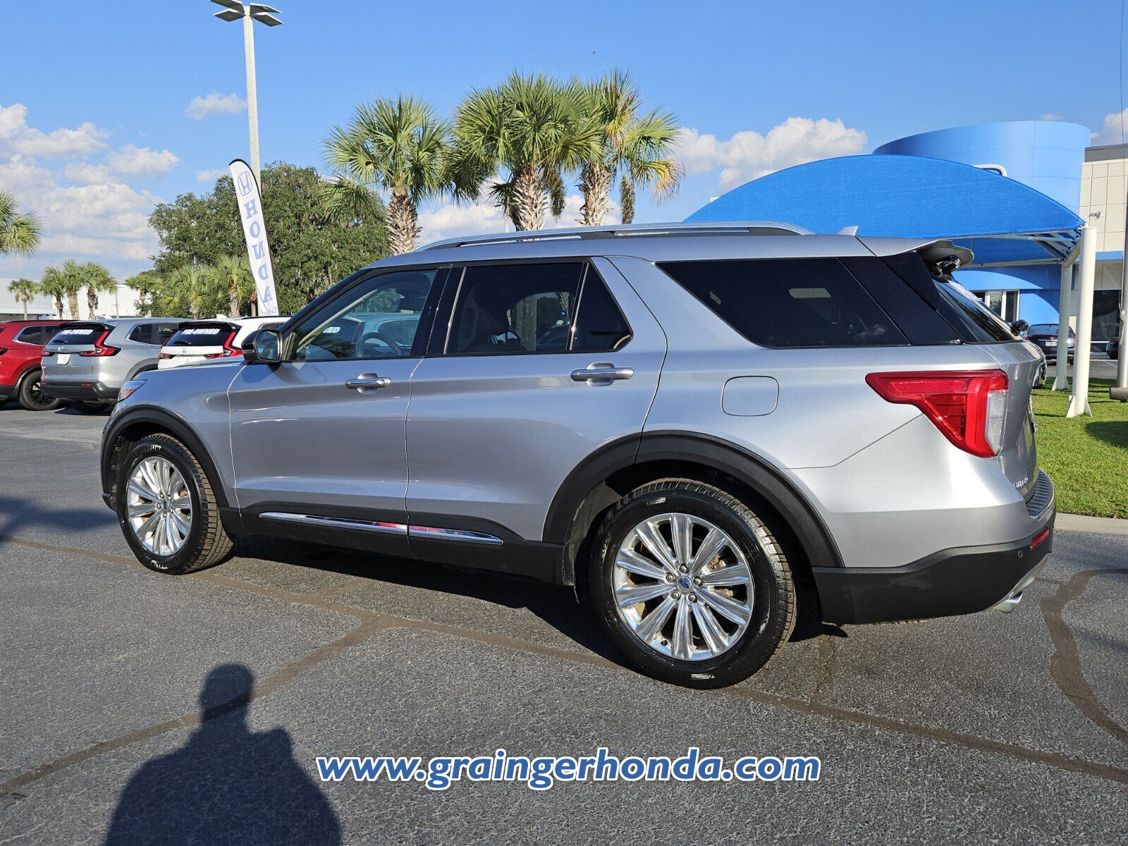 Used 2020 Ford Explorer Limited w/ Class III Trailer Tow Package RWD image 3