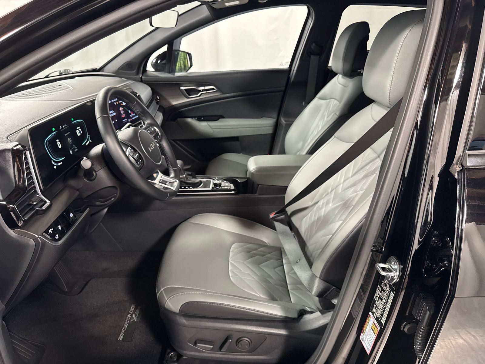 Certified 2023 Kia Sportage X-Line w/ X-Line Premium Package AWD/4WD image 3