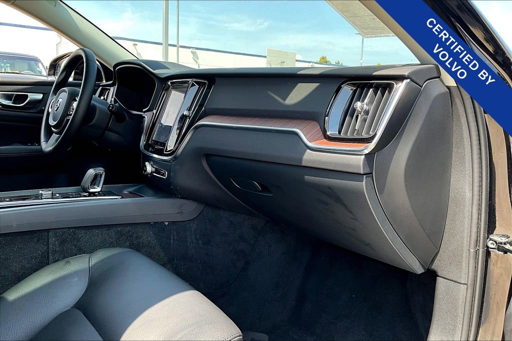 Certified 2024 Volvo V60 B5 Cross Country Plus image 21