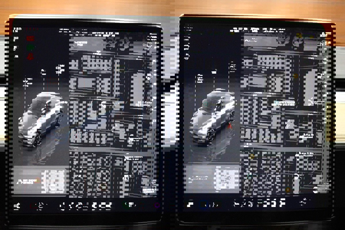 Used 2022 Tesla Model Y Performance image 19