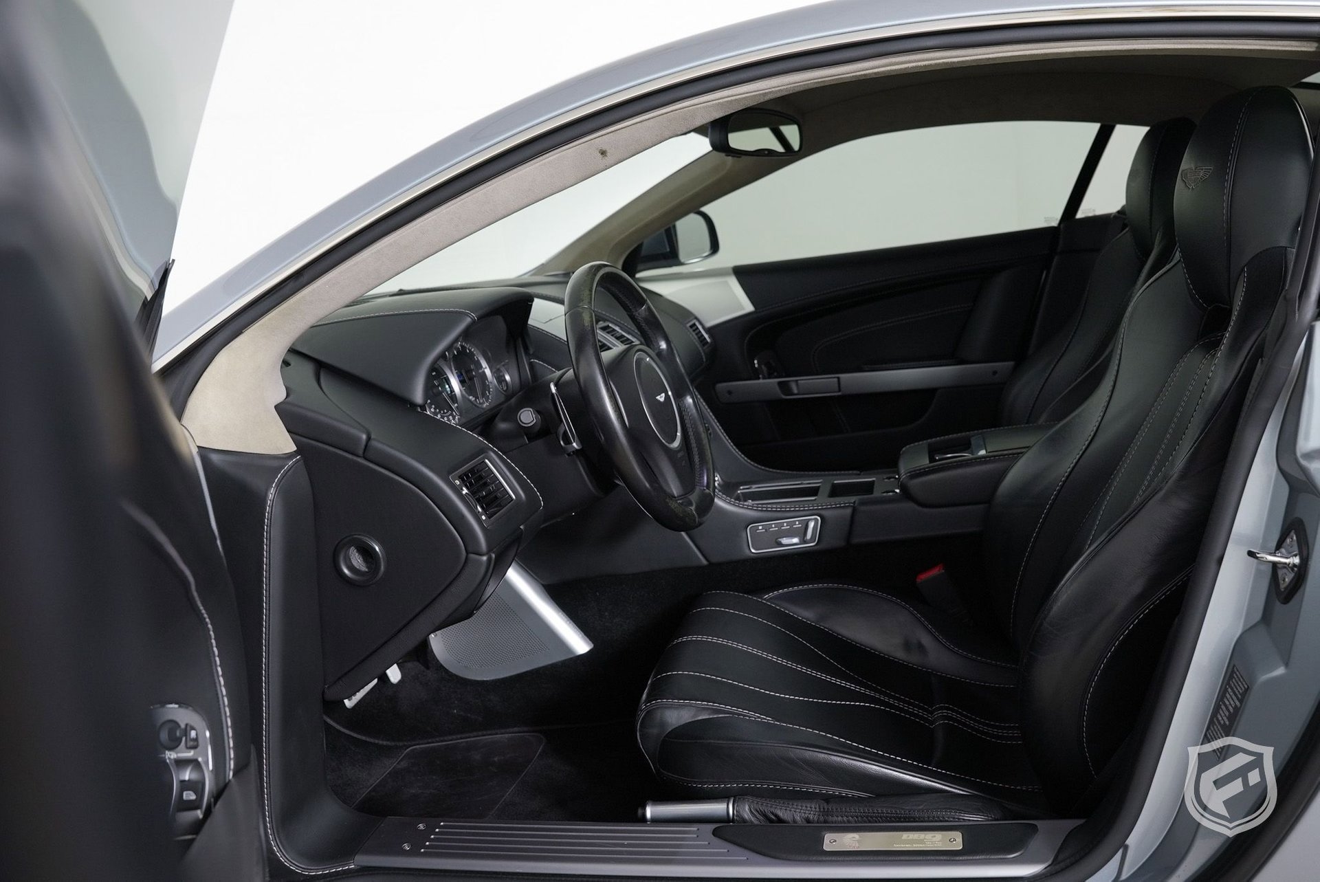 Used 2014 Aston Martin DB9 Coupe image 14