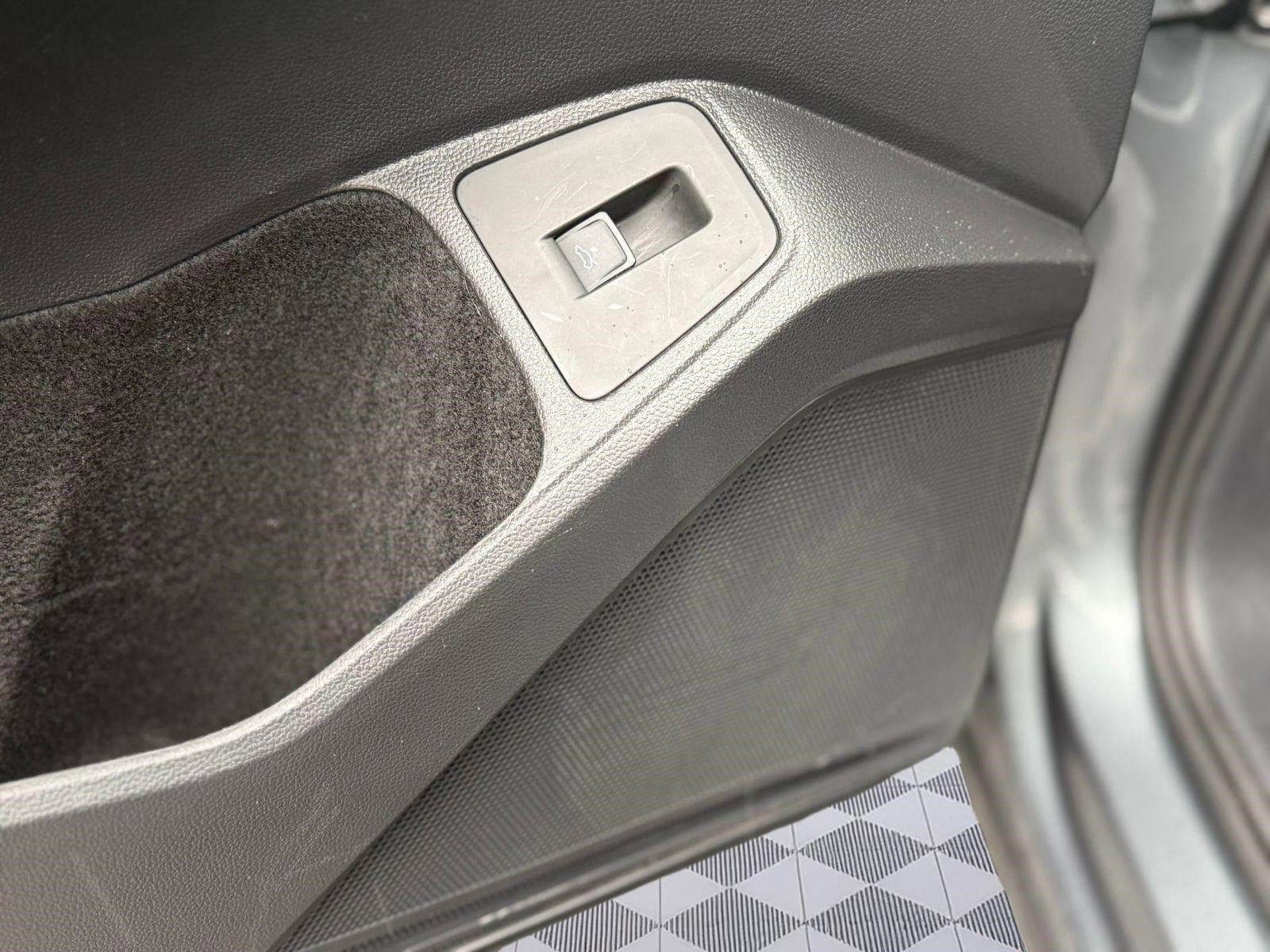 Used 2024 Volkswagen Tiguan SEL R-Line image 22