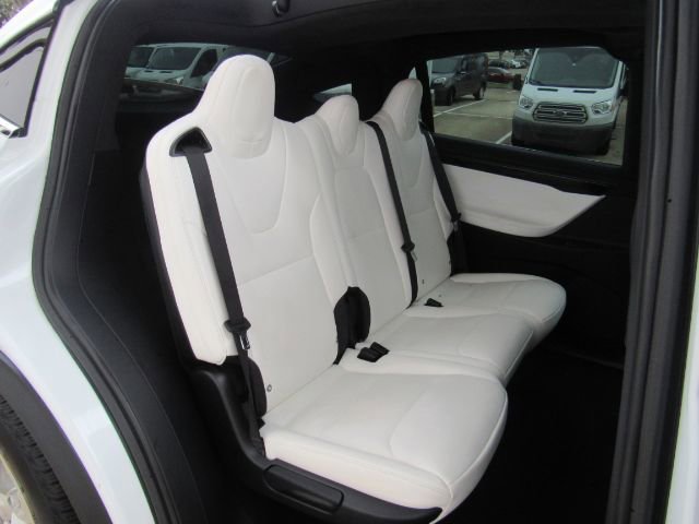 Used 2018 Tesla Model X 100D image 34