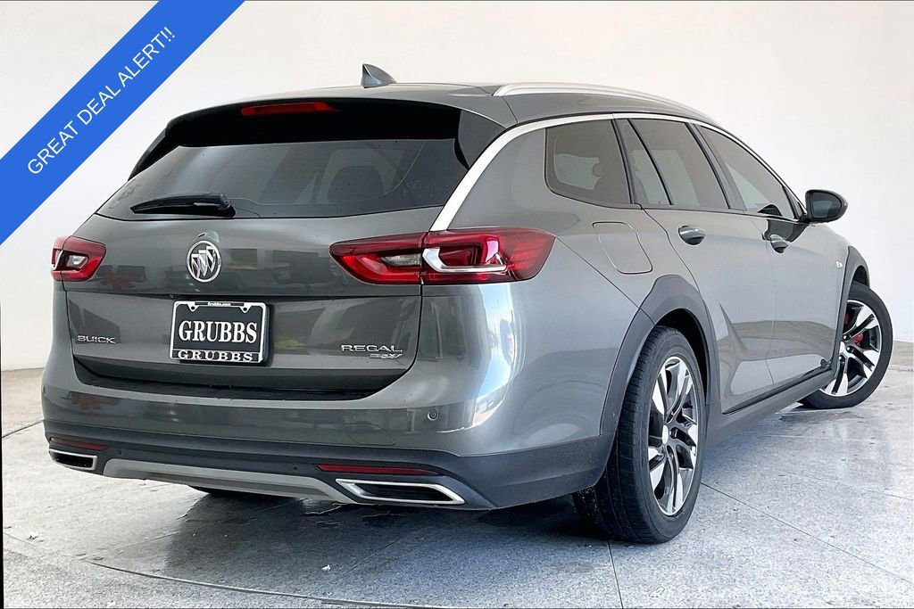 Used 2018 Buick Regal Essence w/ Driver Confidence Package #1 image 2