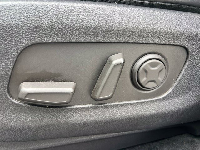 Certified 2025 Kia Carnival EX FWD image 35
