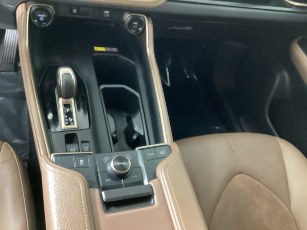 Used 2024 Toyota Grand Highlander AWD Hybrid image 17
