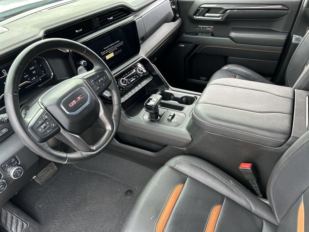 Used 2024 GMC Sierra 1500 AT4 w/ Technology Package AWD/4WD image 10