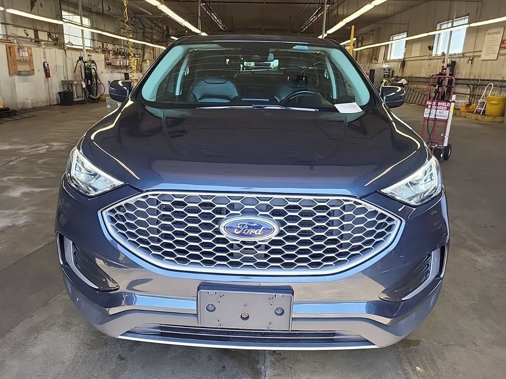 Used 2023 Ford Edge SEL AWD/4WD image 3