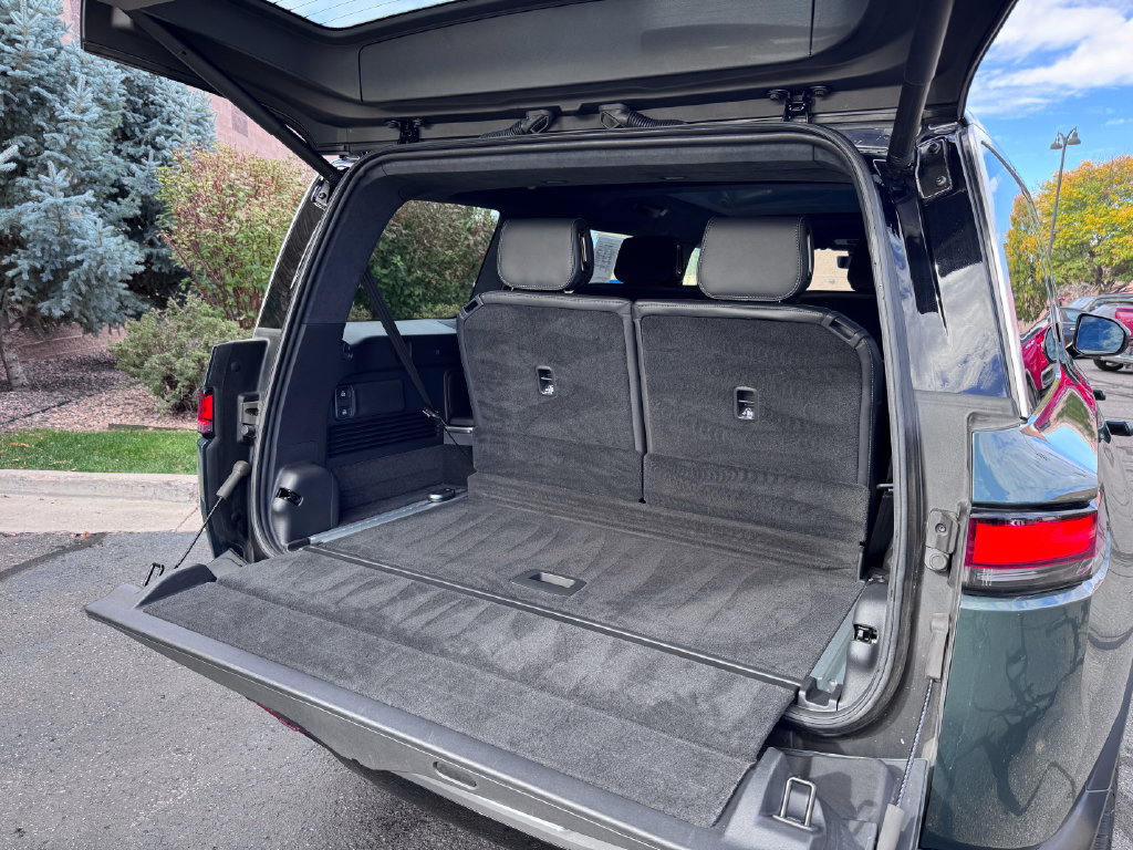 Used 2025 Rivian R1S Adventure Dual AWD/4WD image 14