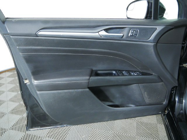 Used 2014 Ford Fusion Titanium FWD image 21