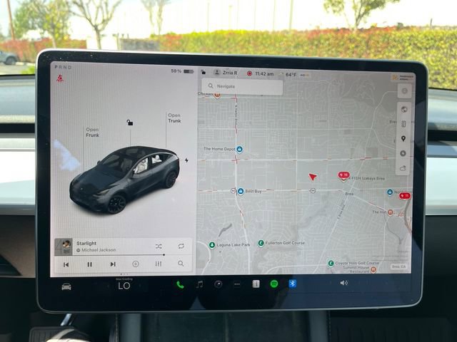 Used 2022 Tesla Model Y Long Range image 11