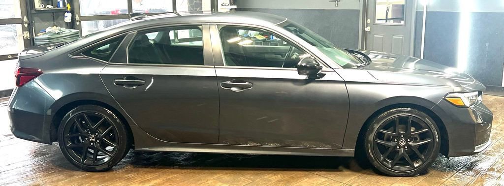 Used 2025 Honda Civic Sport image 6