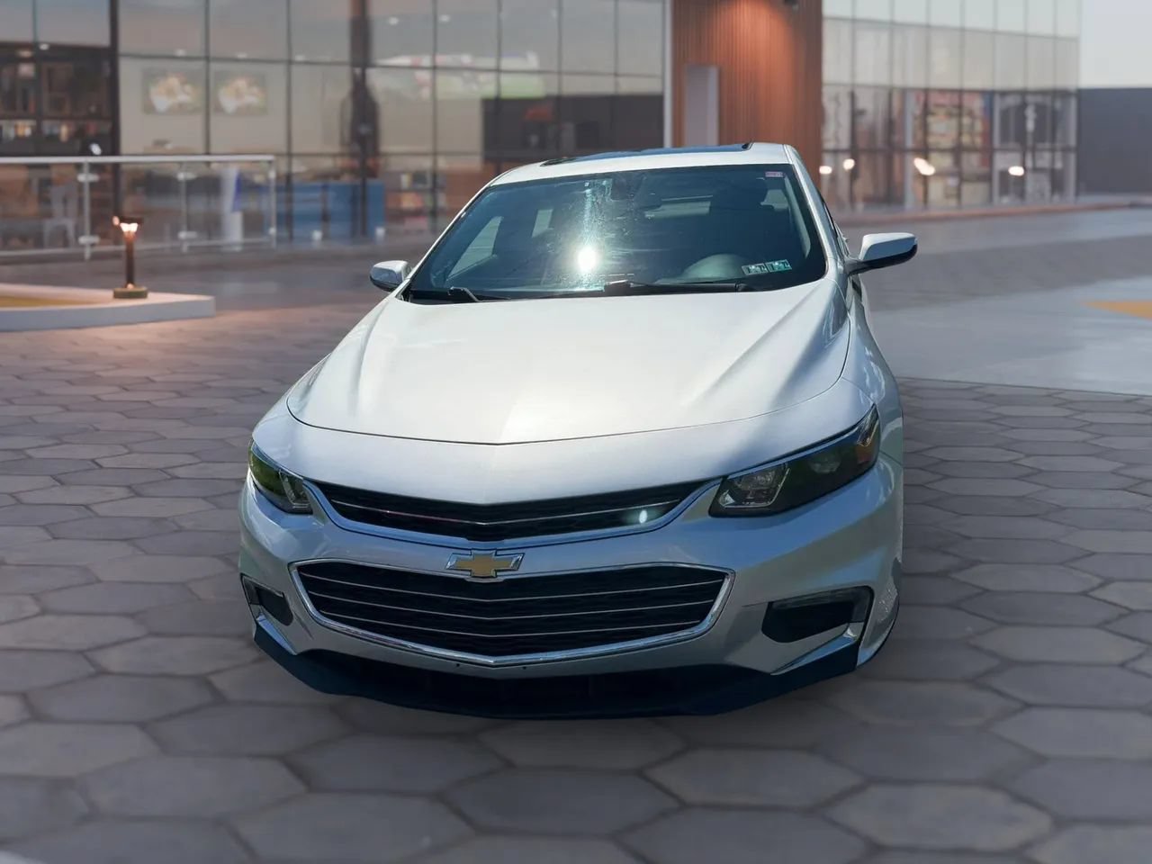 Used 2018 Chevrolet Malibu LT FWD image 7