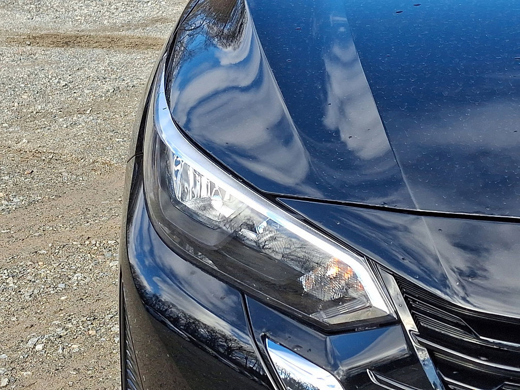 Used 2025 Nissan Sentra SV w/ Trunk Package image 27